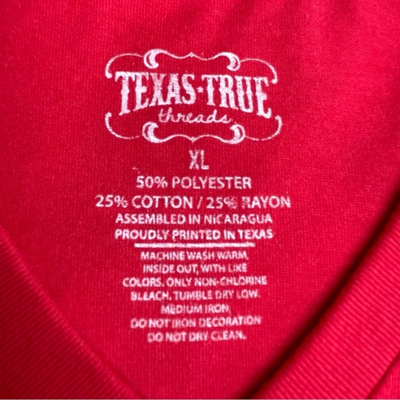Texas True Threads Size XL Leopard Lady of Liberty Red V-neck T-shirt - Picture 3 of 8